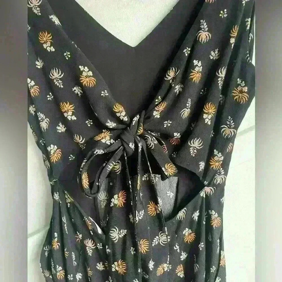 Aritzia Wilfred Écoulement Romper  Black Cream Floral Playsuit size 00 - Picture 7 of 11